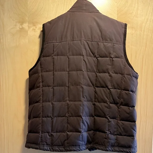 L.L. Bean Men's Black Quilted Vest - Picture 2 of 5